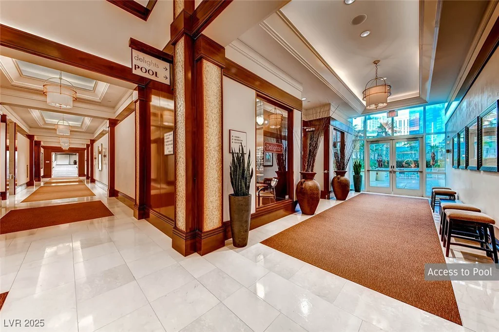 135 Harmon, Las Vegas, NV 89109