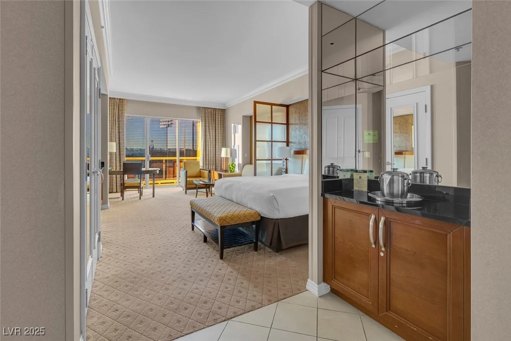 135 Harmon, Las Vegas, NV 89109