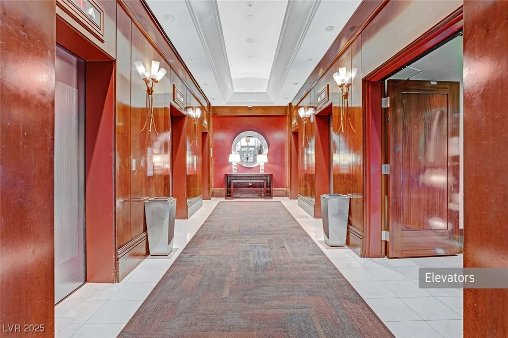 135 Harmon, Las Vegas, NV 89109