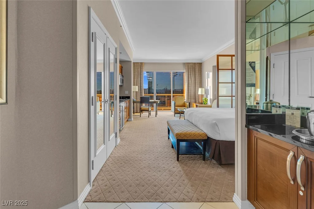 135 Harmon, Las Vegas, NV 89109