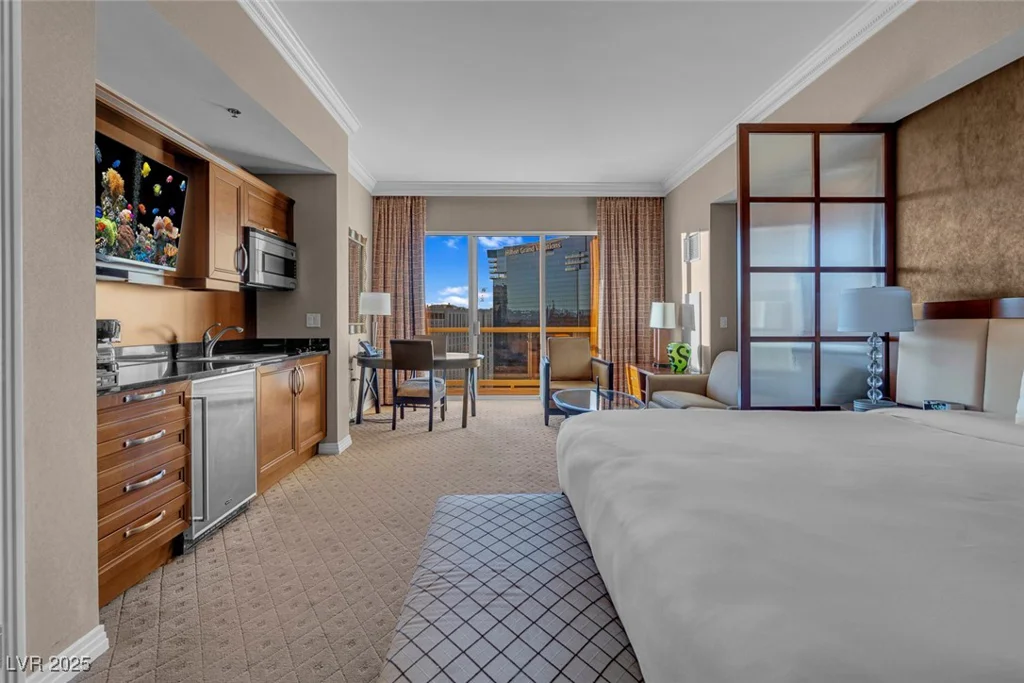 135 Harmon, Las Vegas, NV 89109