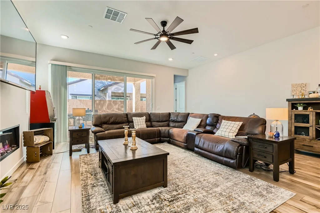 829 Purser, Henderson, NV 89011