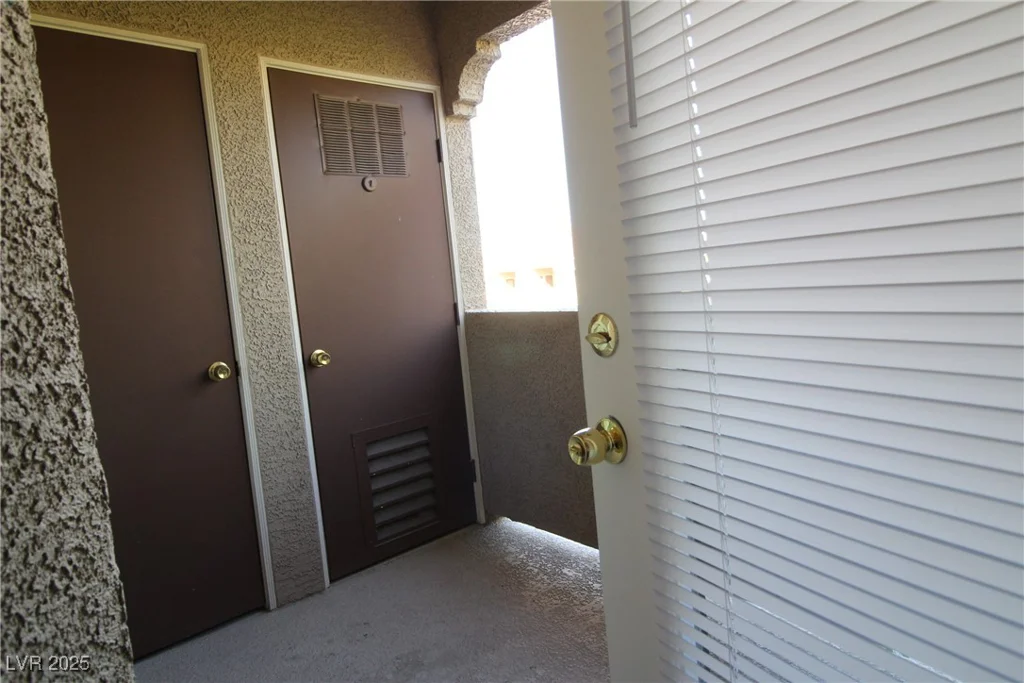 10245 Maryland, Las Vegas, NV 89183