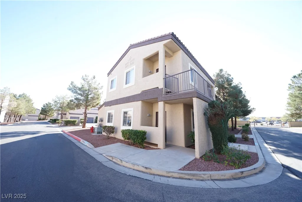 5250 Rainbow, Las Vegas, NV 89118