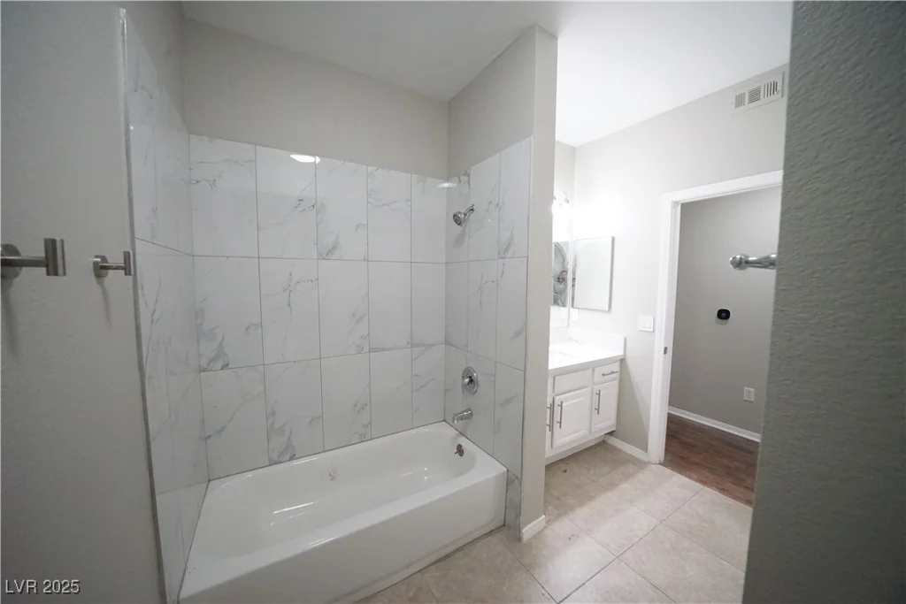 5250 Rainbow, Las Vegas, NV 89118