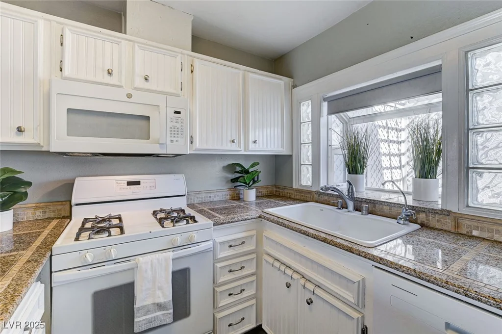4045 Great Plains, Las Vegas, NV 89121
