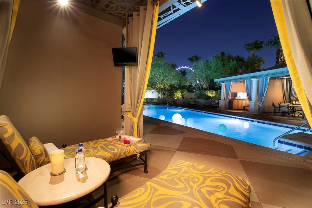 1 Hughes Center, Las Vegas, NV 89169