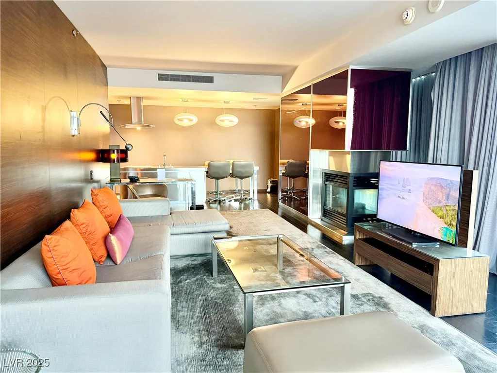 4381 Flamingo, Las Vegas, NV 89103