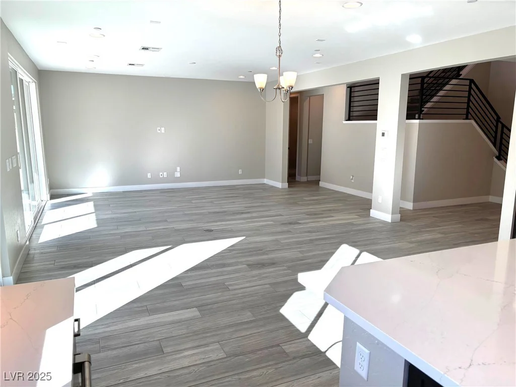8795 Spencer Garrett, Las Vegas, NV 89113