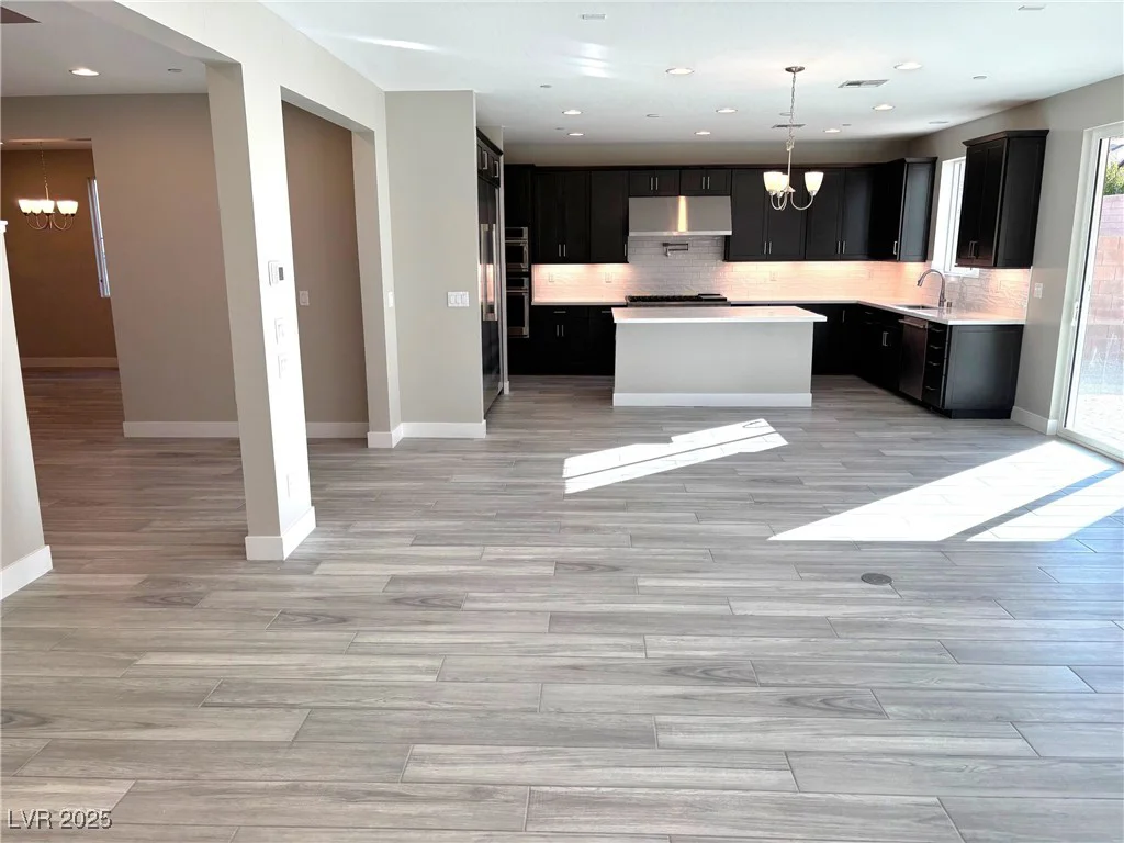 8795 Spencer Garrett, Las Vegas, NV 89113