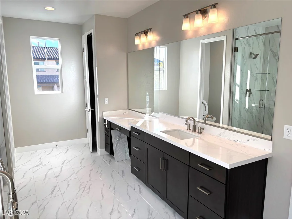 8795 Spencer Garrett, Las Vegas, NV 89113