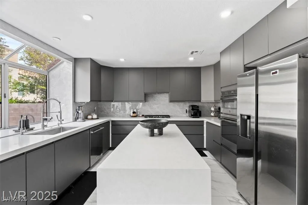 9416 Rolling Ridge, Las Vegas, NV 89134