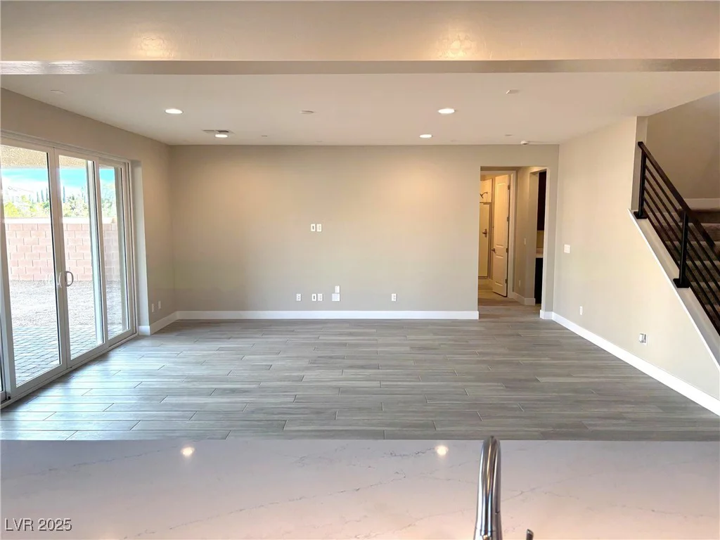 8518 Brian Strange, Las Vegas, NV 89113