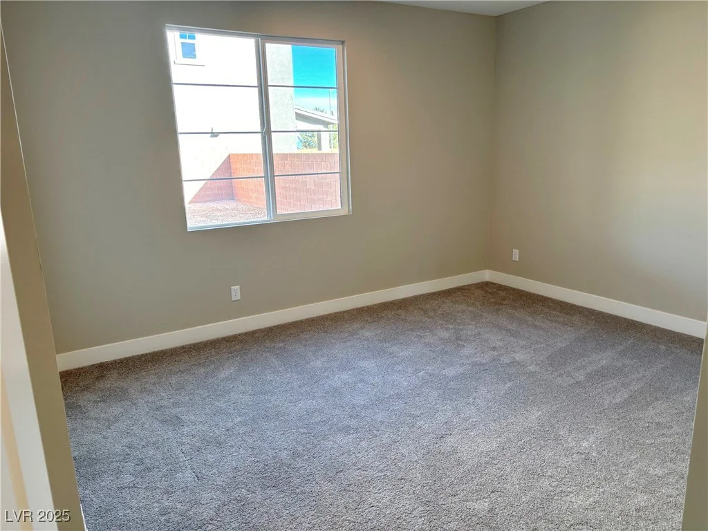 8518 Brian Strange, Las Vegas, NV 89113