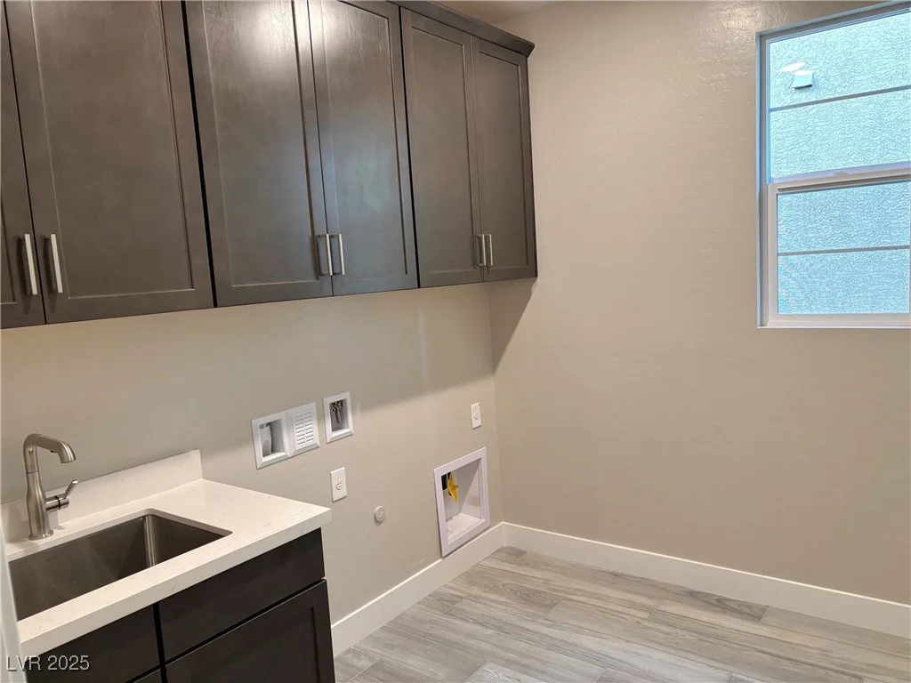 8518 Brian Strange, Las Vegas, NV 89113