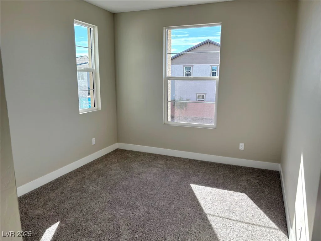 8518 Brian Strange, Las Vegas, NV 89113