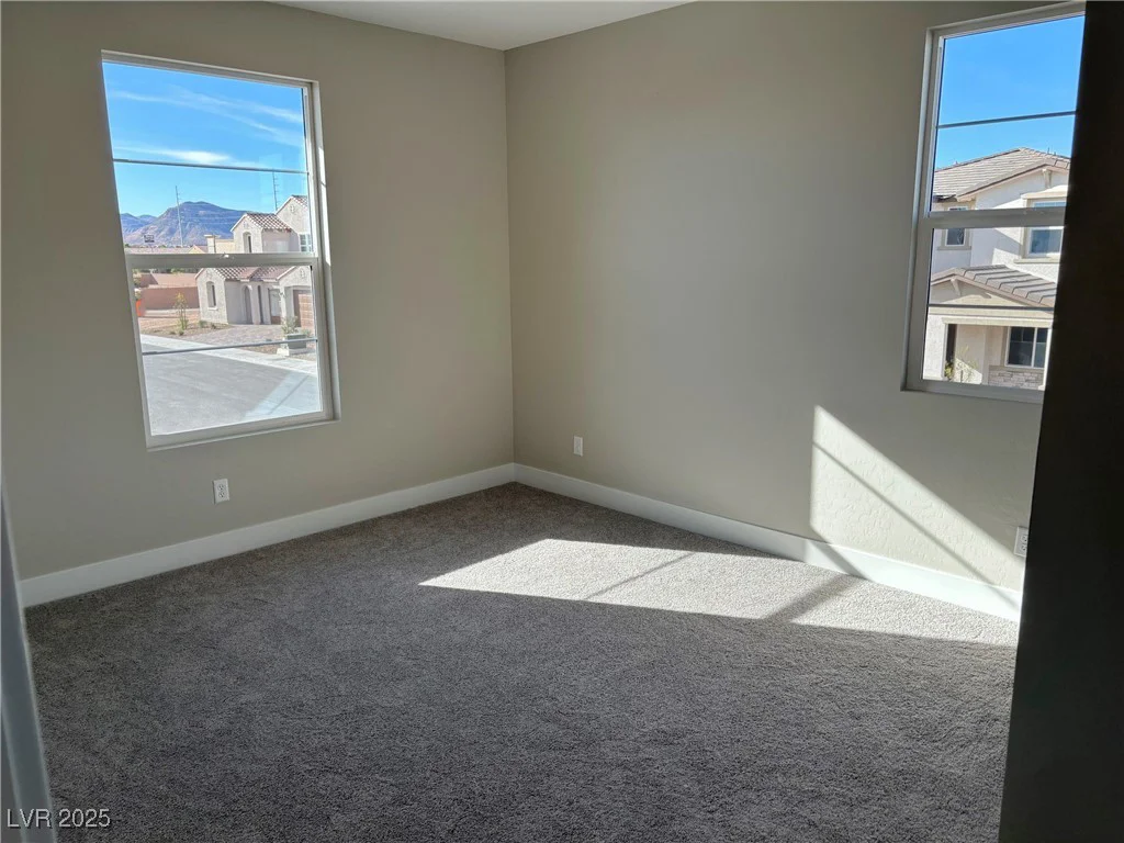 8518 Brian Strange, Las Vegas, NV 89113