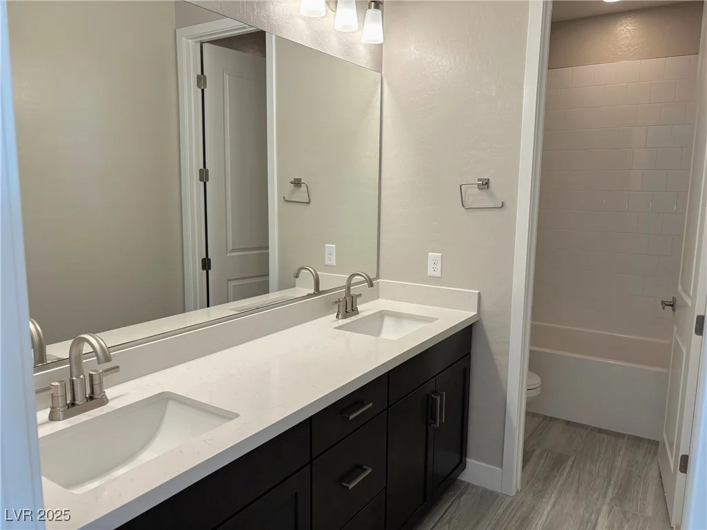 8518 Brian Strange, Las Vegas, NV 89113