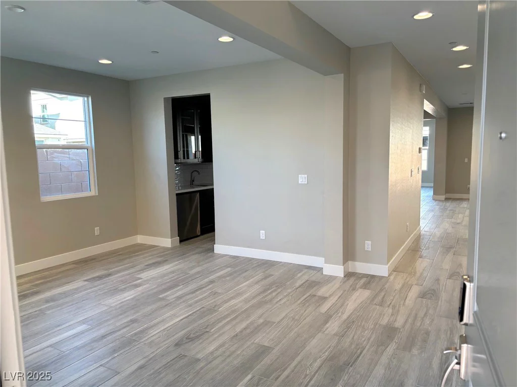 8518 Brian Strange, Las Vegas, NV 89113
