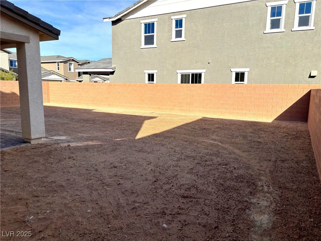 8518 Brian Strange, Las Vegas, NV 89113