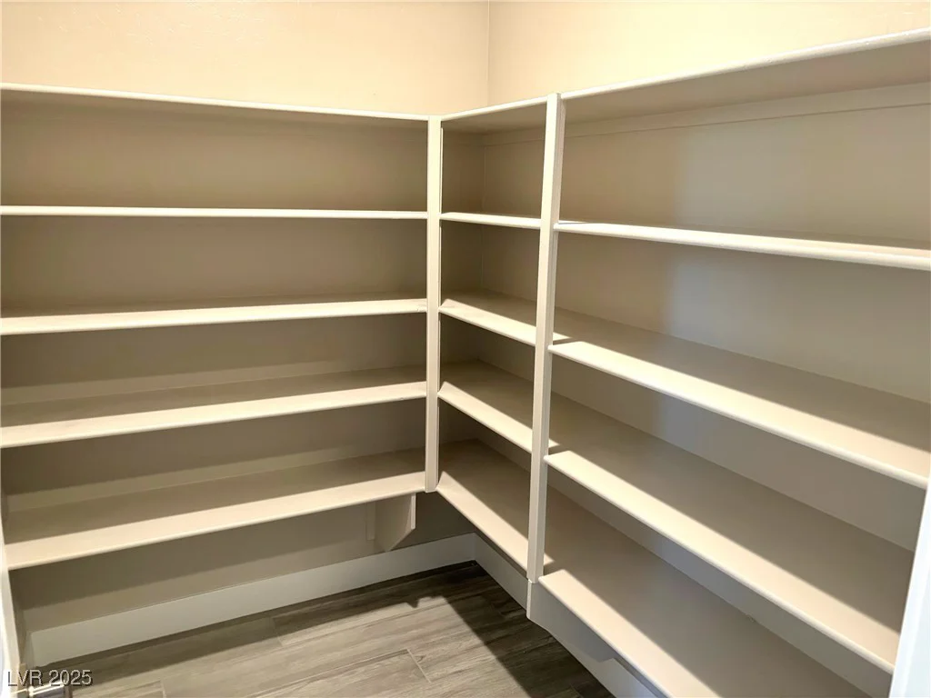 8518 Brian Strange, Las Vegas, NV 89113