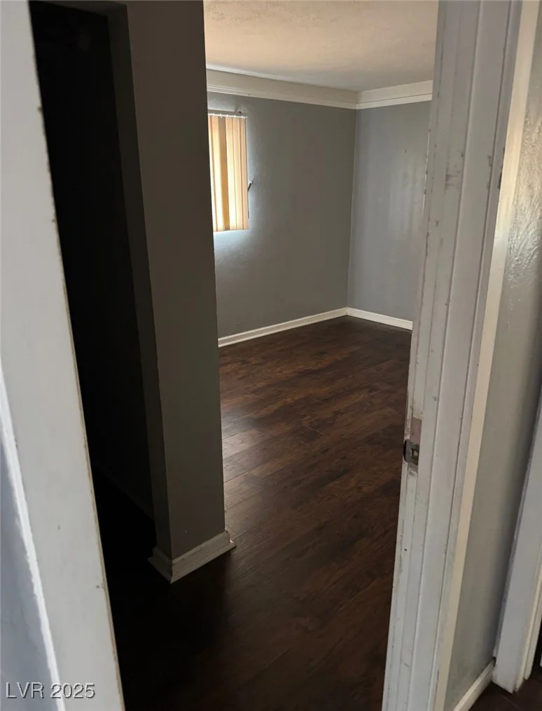 585 Royal Crest, Las Vegas, NV 89169