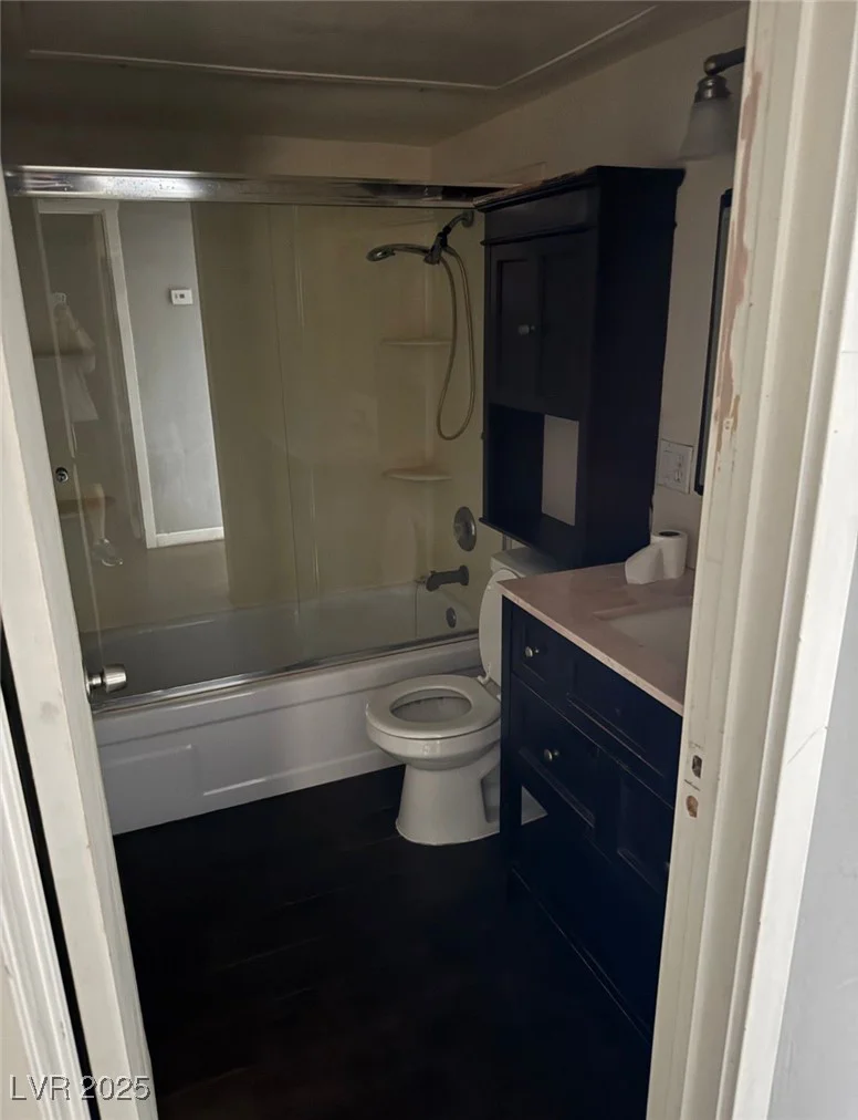 585 Royal Crest, Las Vegas, NV 89169