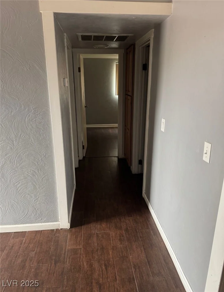 585 Royal Crest, Las Vegas, NV 89169