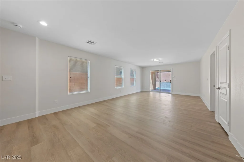 6449 Lake Scene, Las Vegas, NV 89148