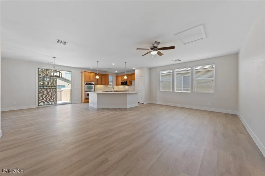 6449 Lake Scene, Las Vegas, NV 89148