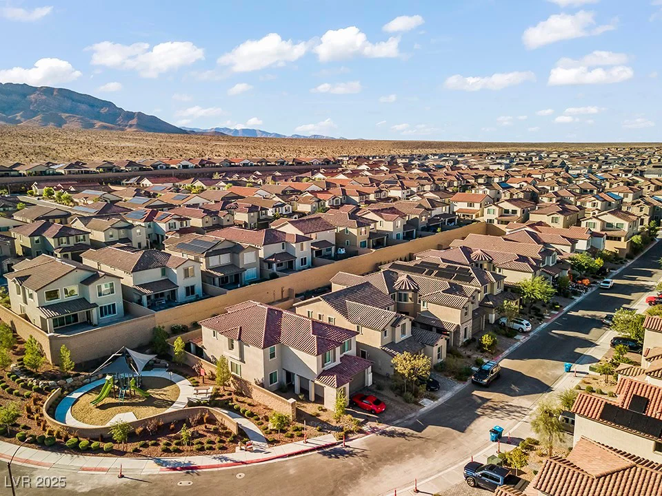 10851 Hanwicke Harbor, Las Vegas, NV 89166