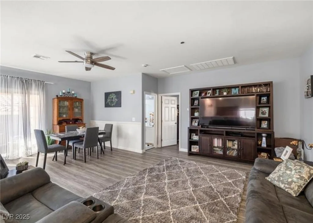 5940 Palmilla, North Las Vegas, NV 89031
