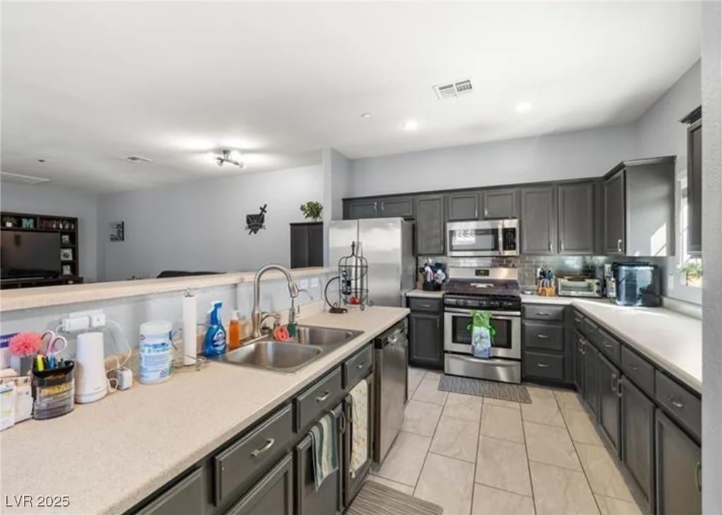 5940 Palmilla, North Las Vegas, NV 89031