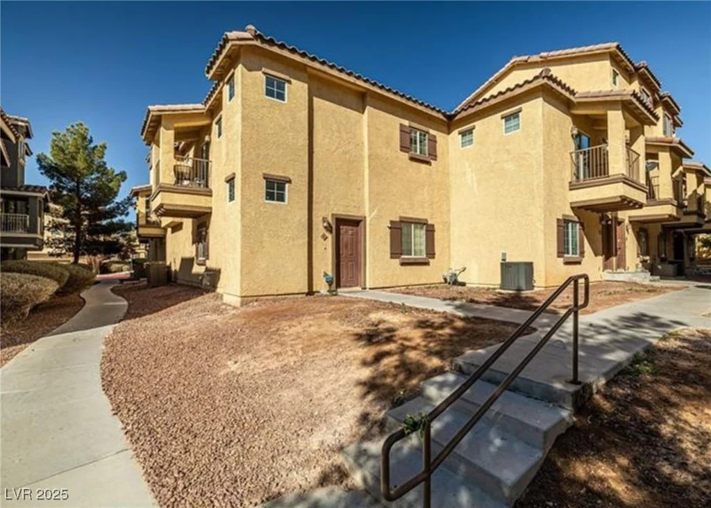 5940 Palmilla, North Las Vegas, NV 89031