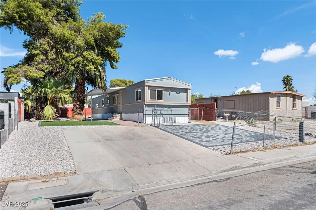 3220 Orr, North Las Vegas, NV 89030