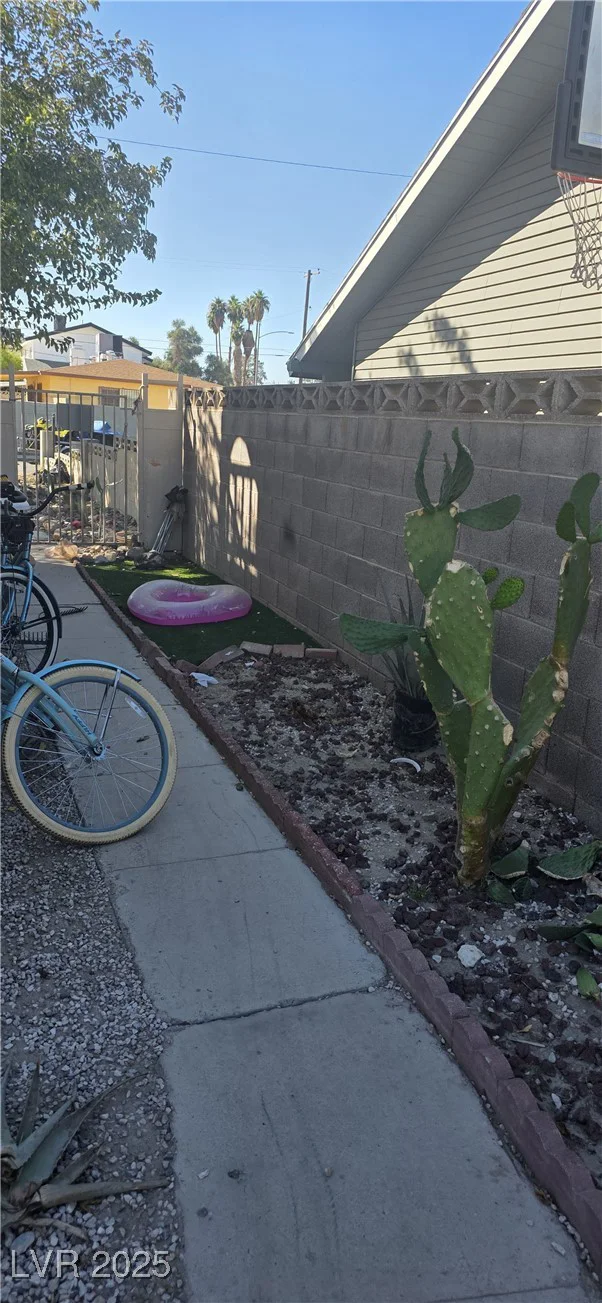 1304 Melissa, Las Vegas, NV 89101