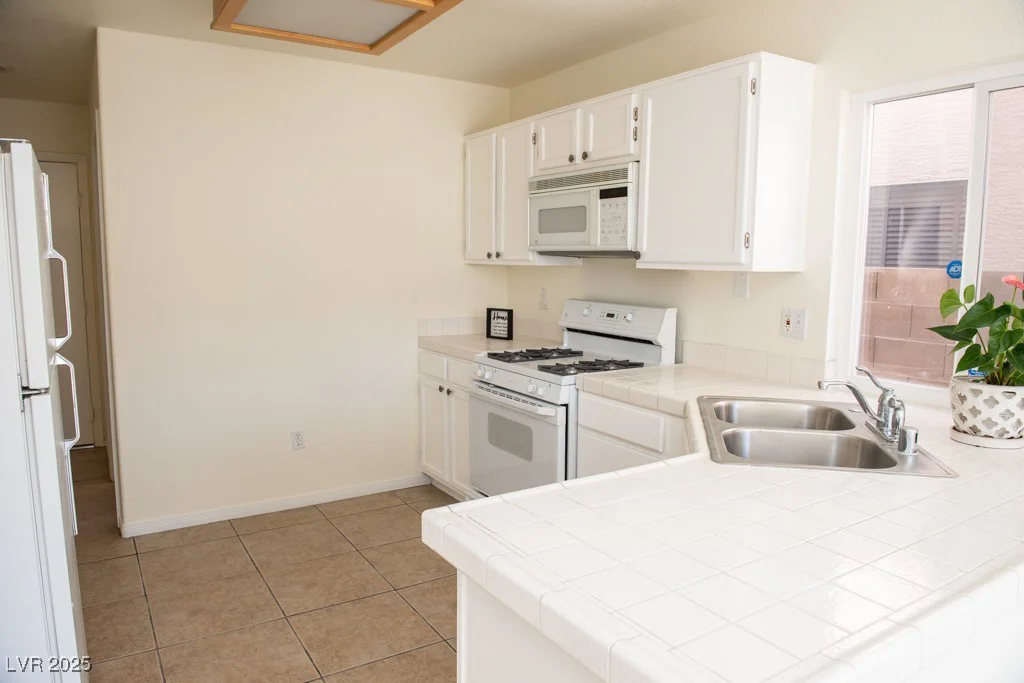6984 Wineberry, Las Vegas, NV 89119