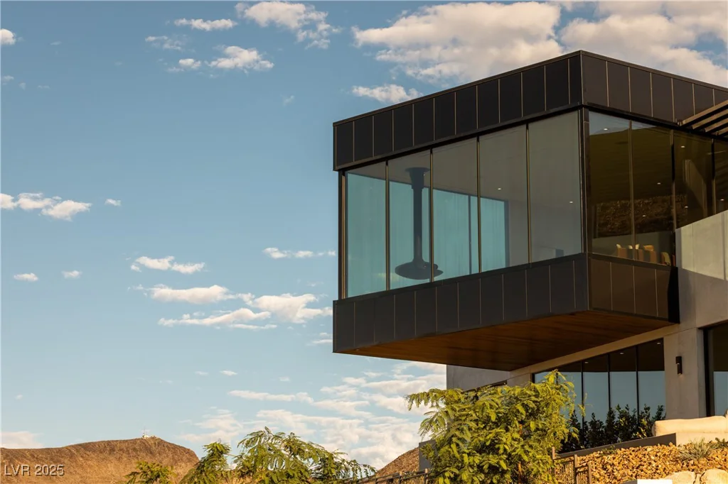 11 Chisel Crest, Henderson, NV 89012