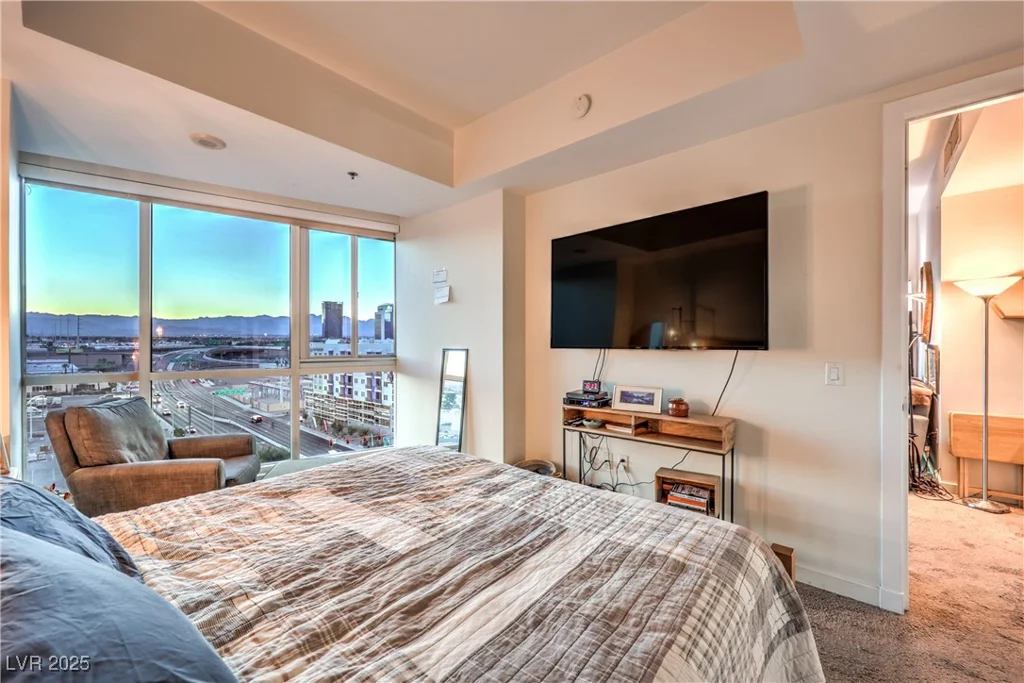 4525 Dean Martin, Las Vegas, NV 89103