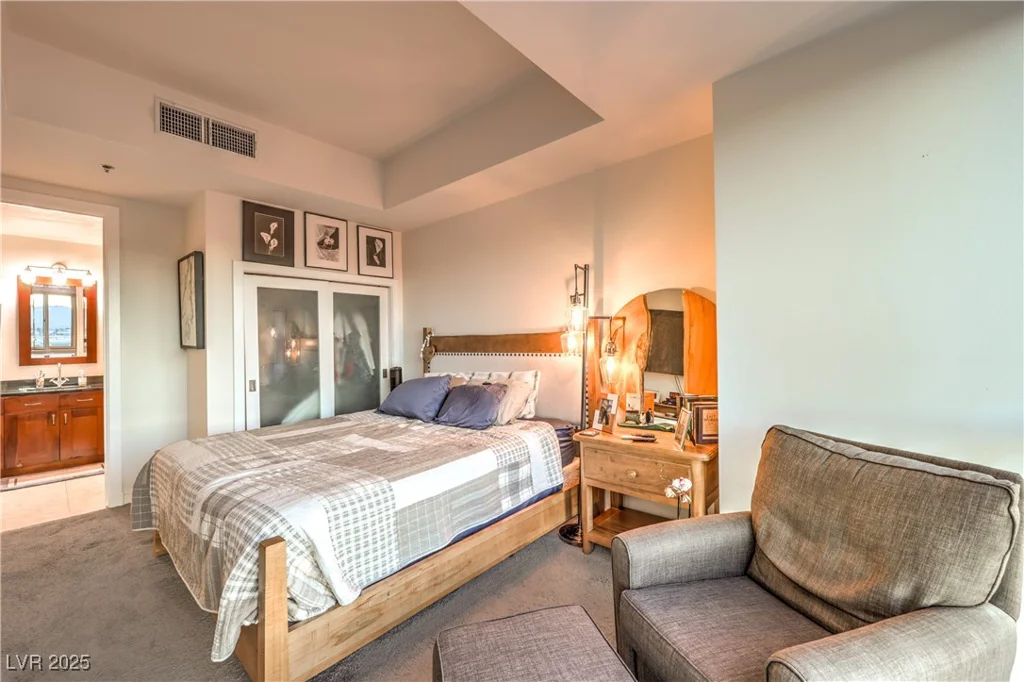 4525 Dean Martin, Las Vegas, NV 89103