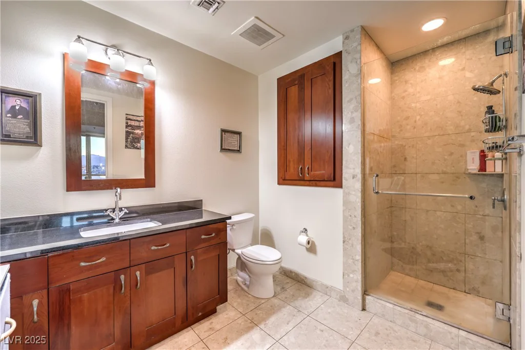 4525 Dean Martin, Las Vegas, NV 89103