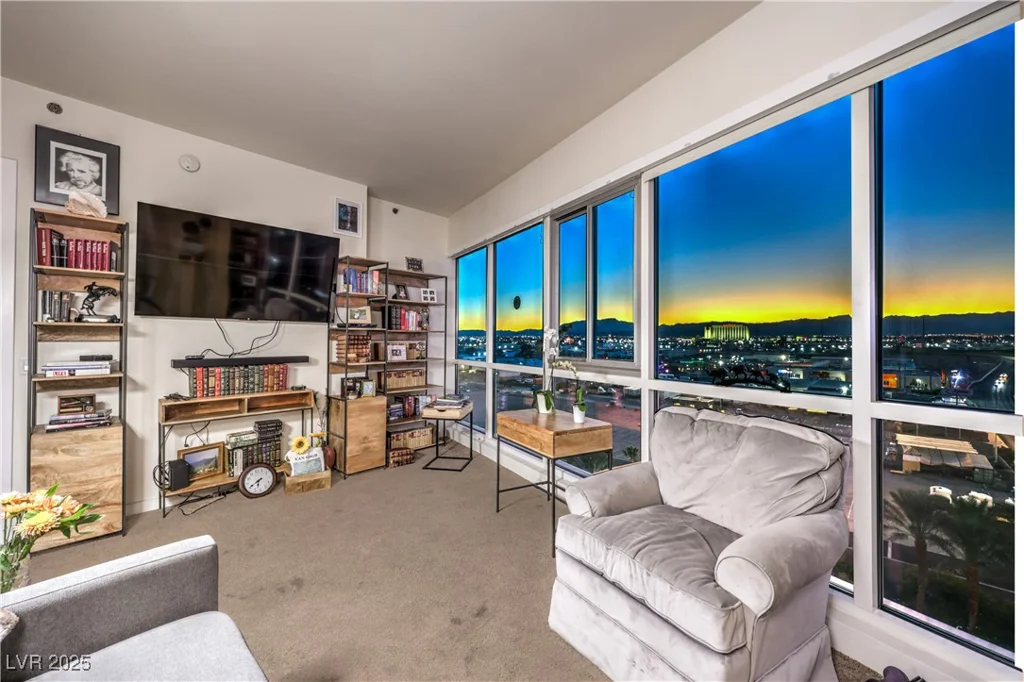 4525 Dean Martin, Las Vegas, NV 89103