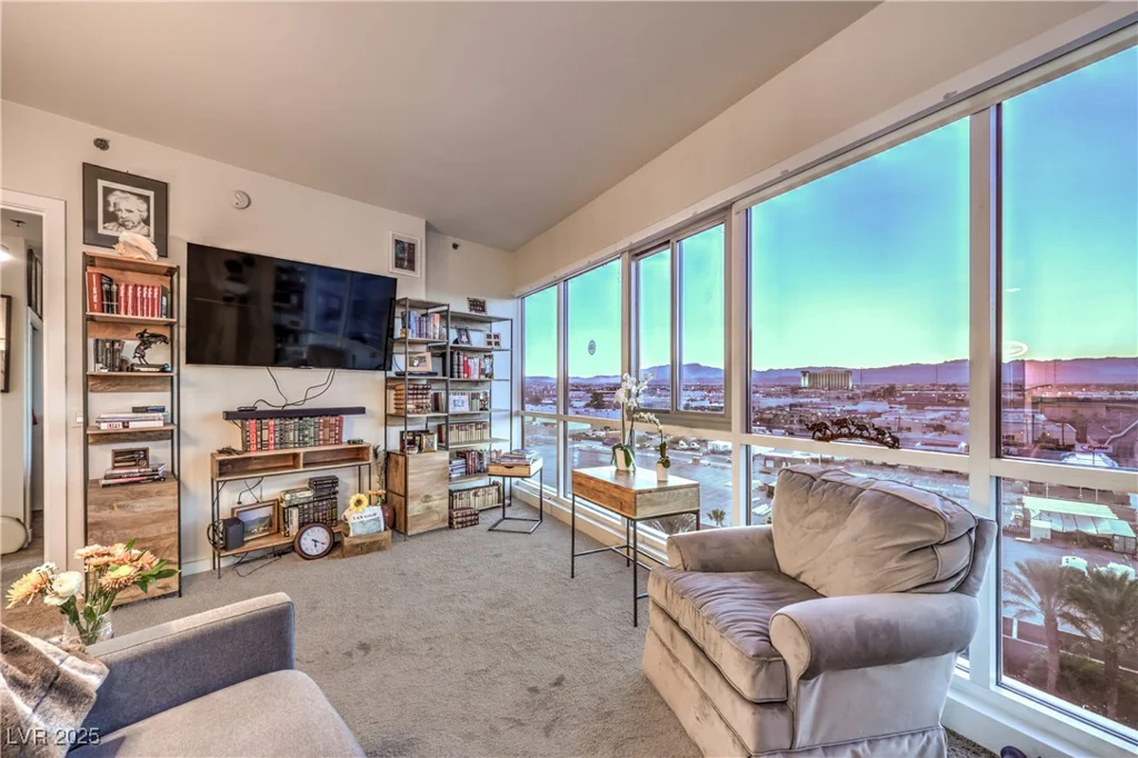 4525 Dean Martin, Las Vegas, NV 89103