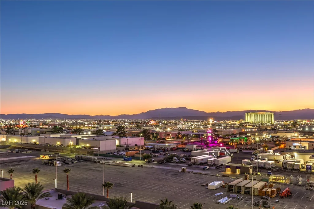 4525 Dean Martin, Las Vegas, NV 89103