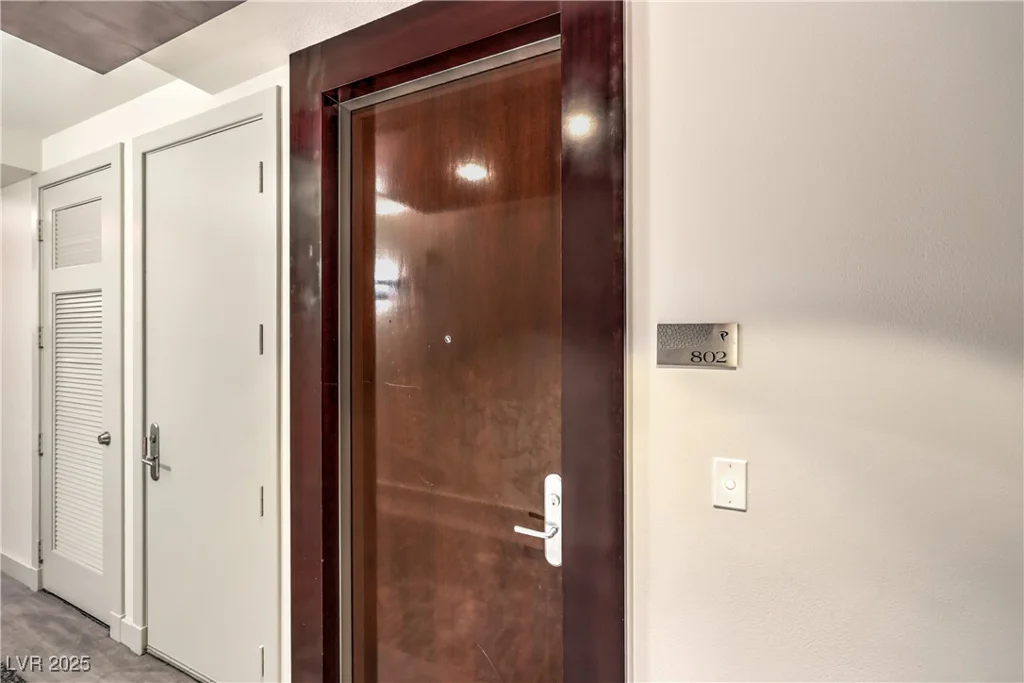 4525 Dean Martin, Las Vegas, NV 89103