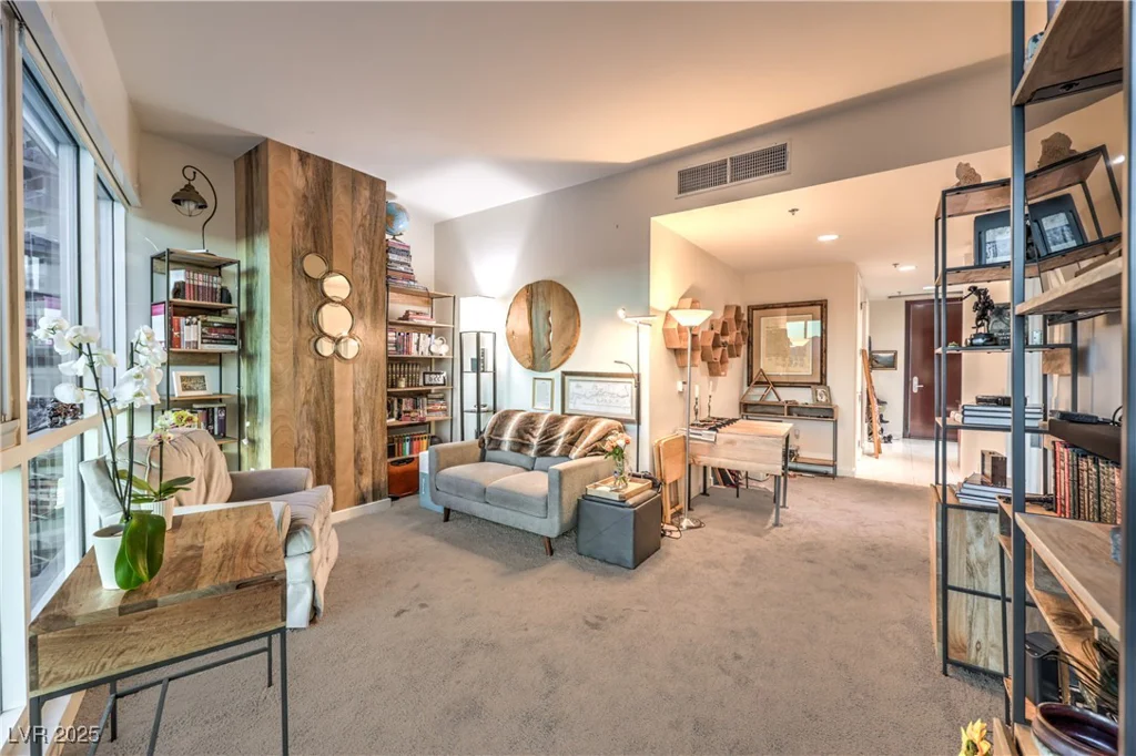 4525 Dean Martin, Las Vegas, NV 89103