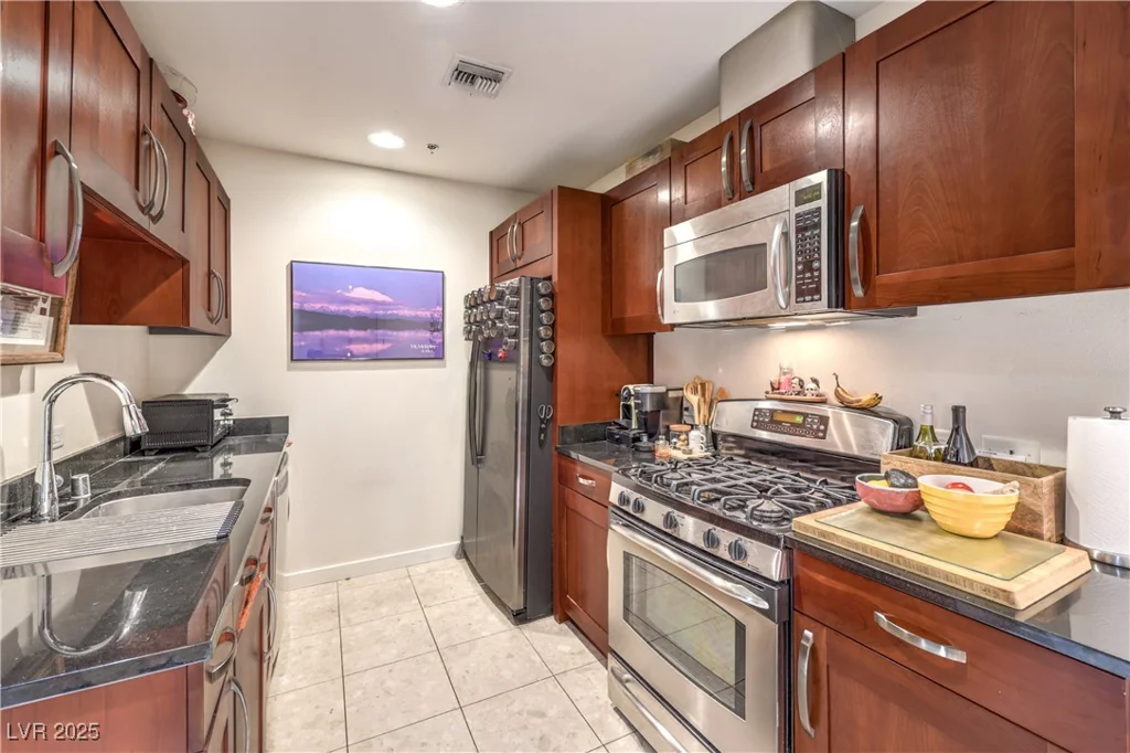 4525 Dean Martin, Las Vegas, NV 89103