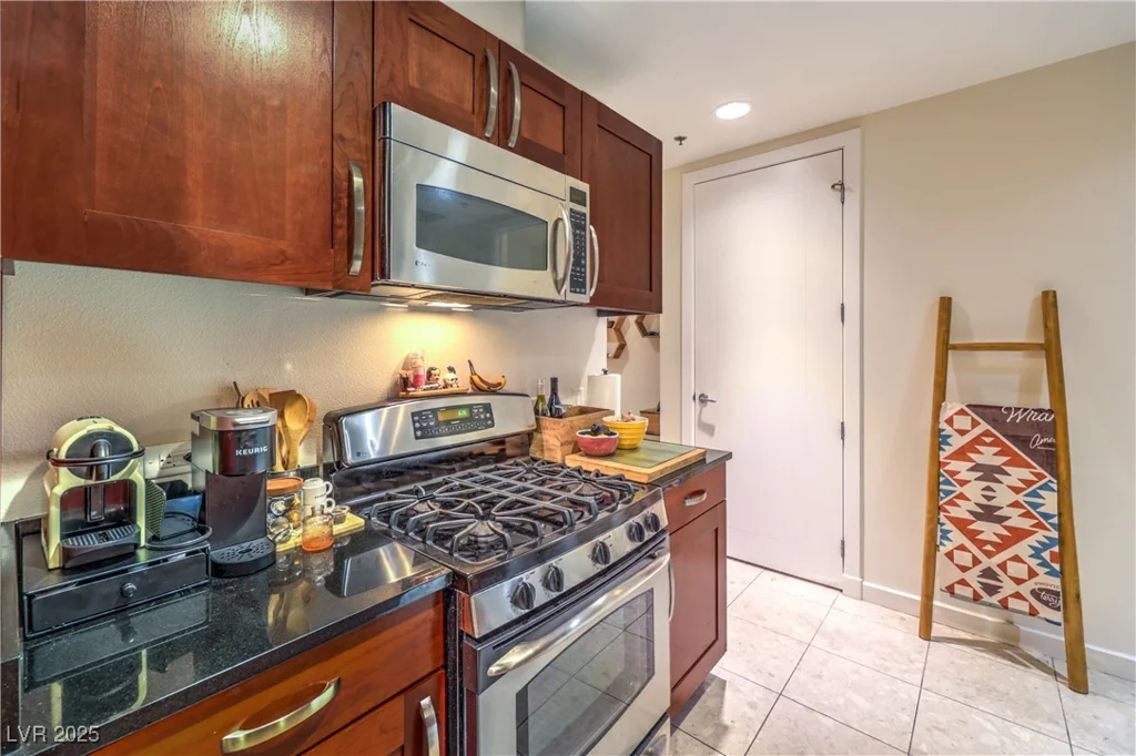 4525 Dean Martin, Las Vegas, NV 89103
