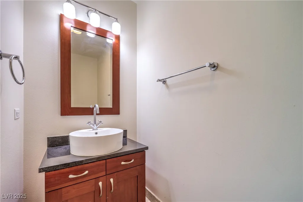 4525 Dean Martin, Las Vegas, NV 89103