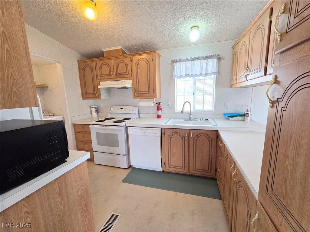 3480 Ramona, Pahrump, NV 89048